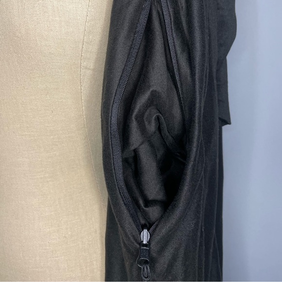 Beyond Yoga Hidden Pocket Infinity Scarf - Picture 6 of 6